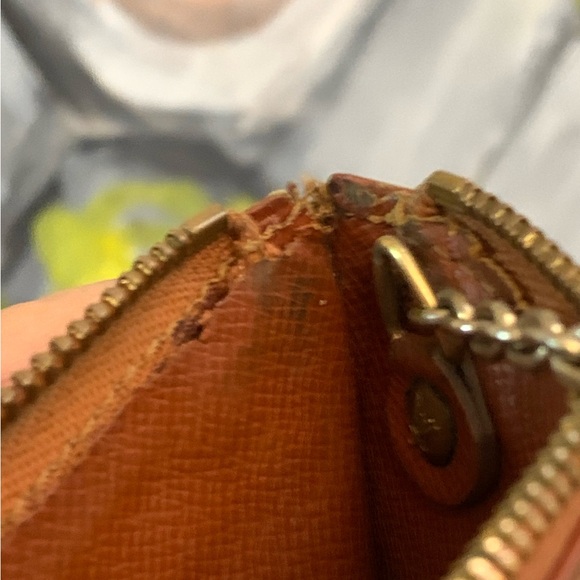 Louis Vuitton Pochette  Clรฉ Epi in Kenya Brown - Picture 10 of 11